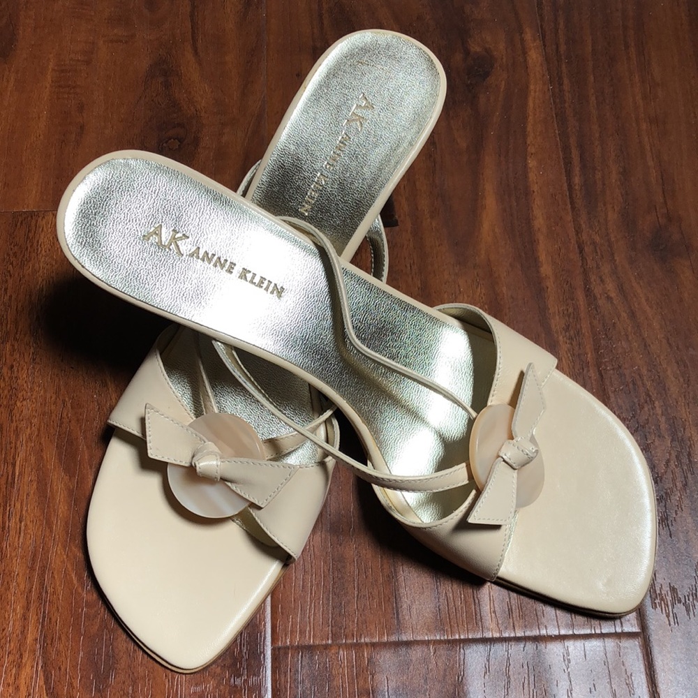 Anne Klein Beige Leather Strappy Heeled Sandal Sz9